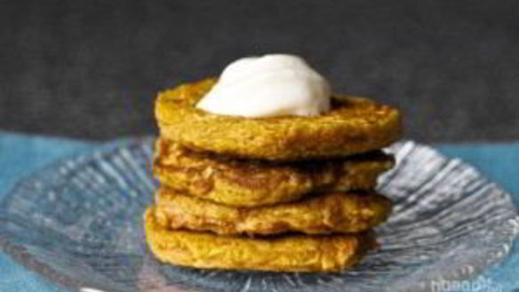 ШАГ 6. морковные оладьи с сырным соусом