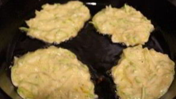 ШАГ 5. оладушки из кабачка