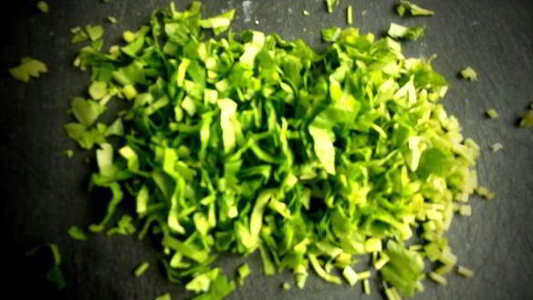 ШАГ 8. оладушки из китайской капусты с брынзой