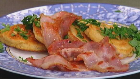 ШАГ 7. оладушки из поленты со сладкой кукурузой и беконом