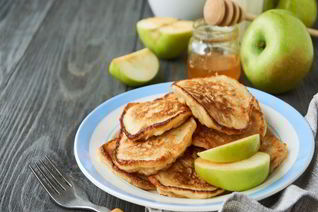 Оладьи из кабачков и яблок