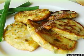 Оладьи из кабачков с сыром и чесноком