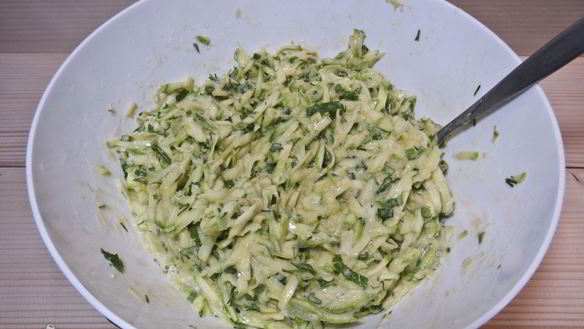 ШАГ 9. оладьи из кабачков с зеленью