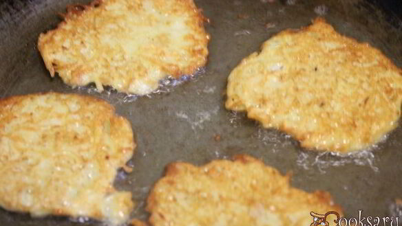 ШАГ 3. оладьи из картофеля и репы