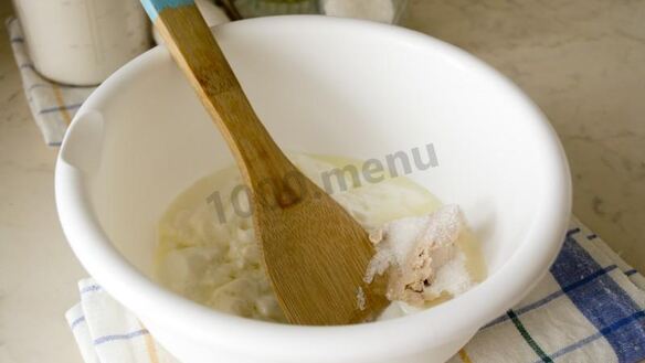 ШАГ 2. оладьи из прокисшего молока пышные на дрожжах