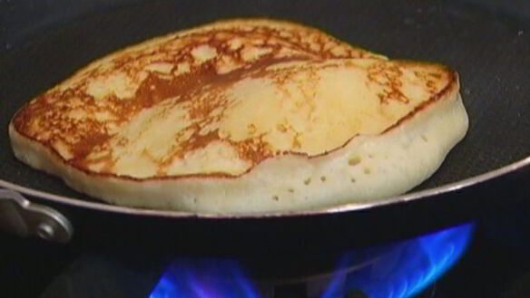 ШАГ 10. оладьи из рикотты с карамелизированной грушей