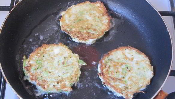 ШАГ 5. оладьи капустные