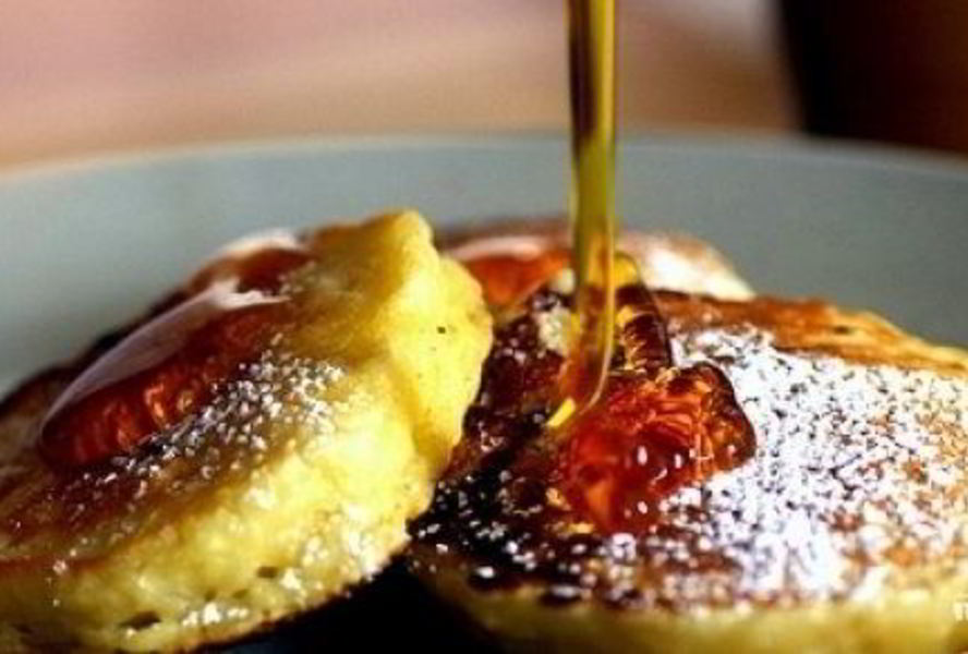 Оладьи на кефире с яблоками