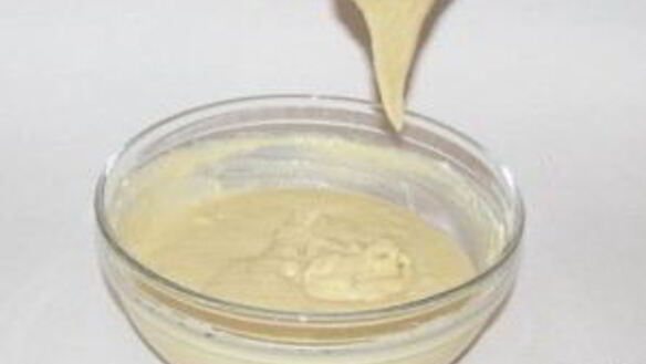 ШАГ 2. оладьи на кефире с яблоками