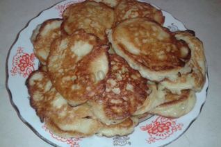 Оладьи на скисшем молоке пышные