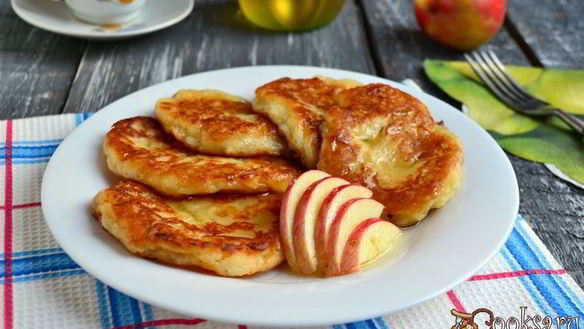 ШАГ 6. оладьи на сметане с яблоками