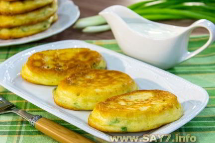 Оладьи на сметане с зеленым луком