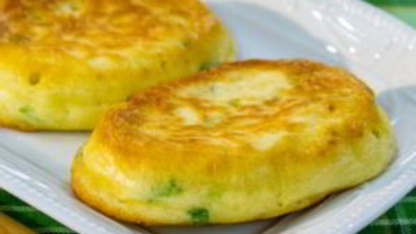 ШАГ 10. оладьи на сметане с зеленым луком