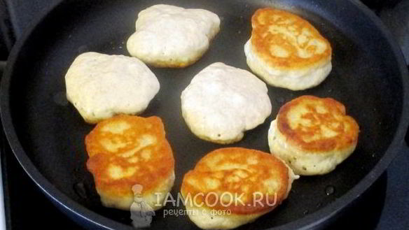 ШАГ 8. оладьи на сыворотке