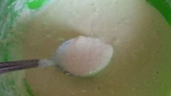 ШАГ 3. оладьи на воде с дрожжами