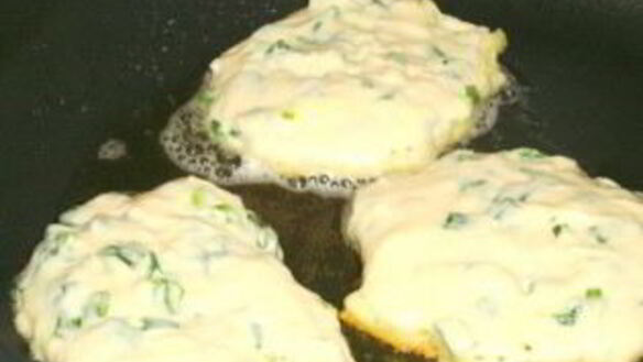 ШАГ 5. оладьи с луком на кефире