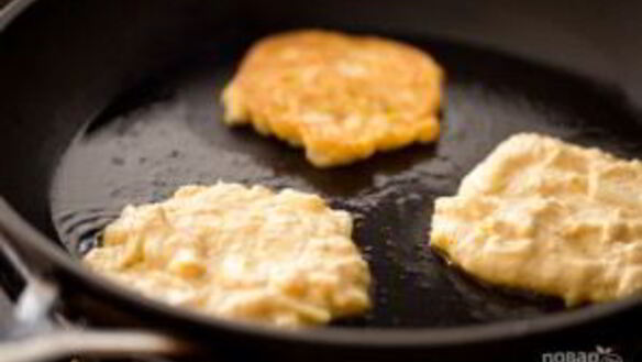 ШАГ 2. оладьи с разрыхлителем