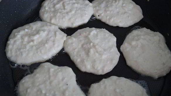 ШАГ 2. оладьи с яблоками