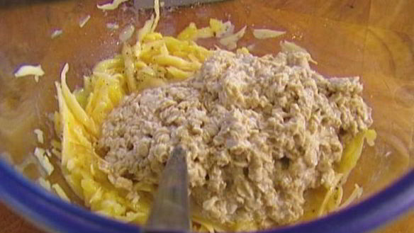 ШАГ 5. овсяные оладьи с картофелем, сыром и беконом