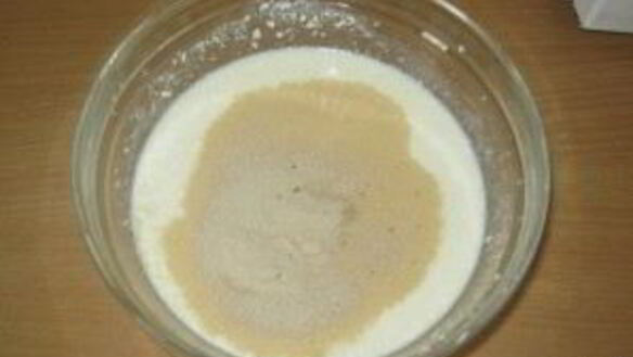 ШАГ 2. пышные оладьи на дрожжах