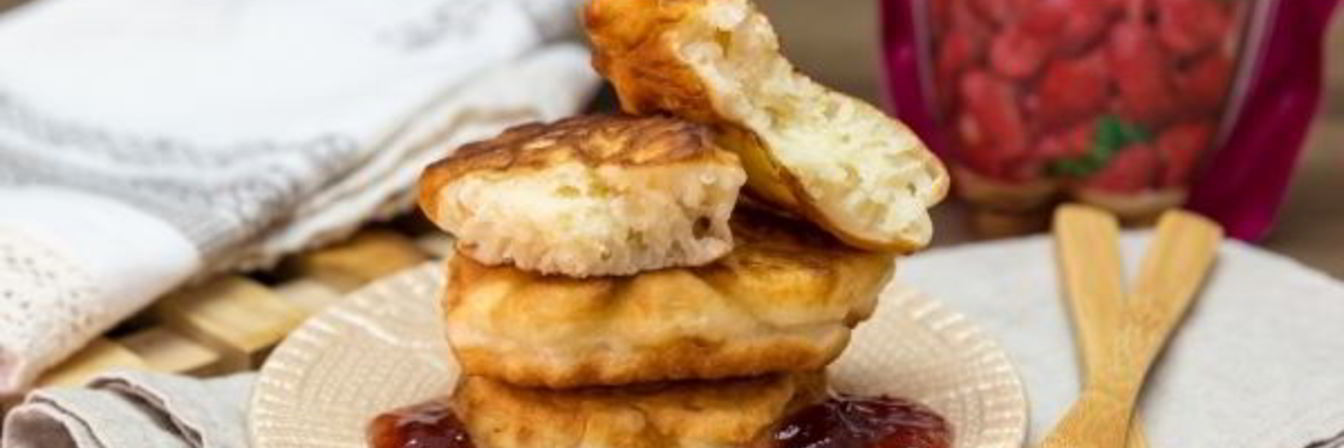 Пышные оладьи на теплом кефире