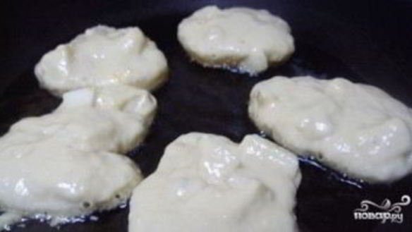 ШАГ 4. пышные оладьи с яблоками