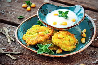 Сырные оладьи из цуккини