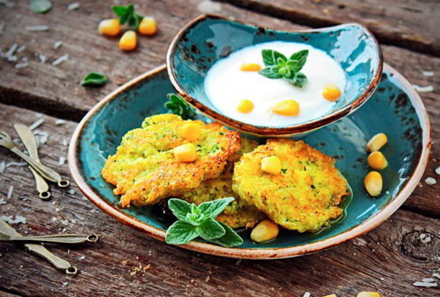 Сырные оладьи из цуккини