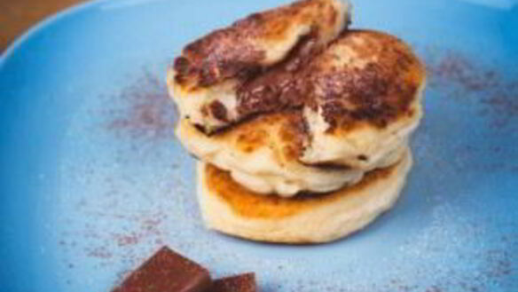 ШАГ 4. творожные оладьи с шоколадом