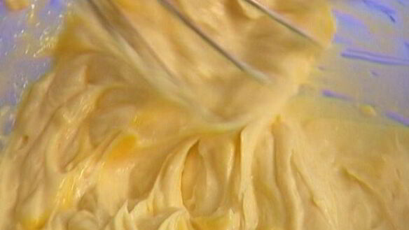 ШАГ 4. творожные оладьи с ягодами