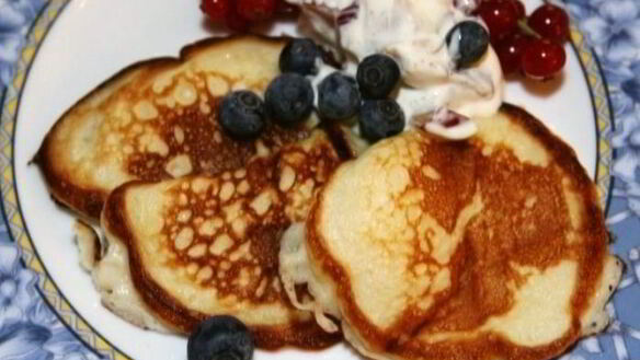 ШАГ 9. творожные оладьи с ягодами