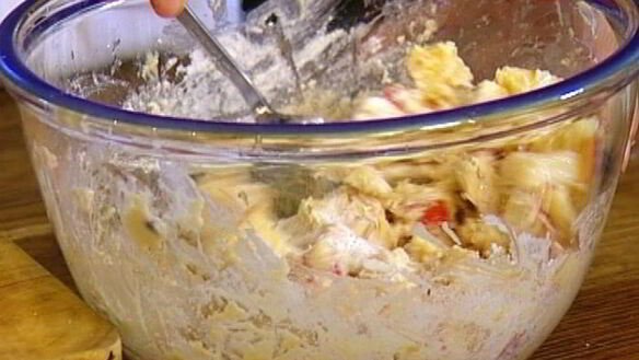 ШАГ 3. яблочно-грушевые оладьи