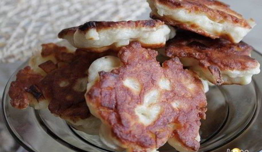 Рецепт яблочные дрожжевые оладьи