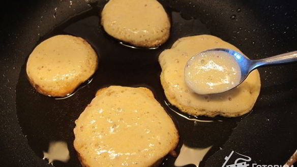 ШАГ 5. яблочные оладушки