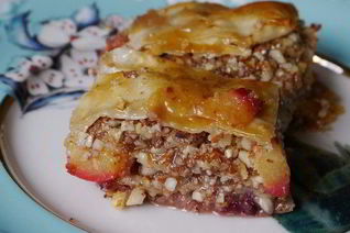 Пахлава со сливами и лавандой