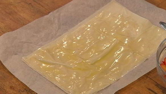 ШАГ 9. пахлава со сливами и лавандой