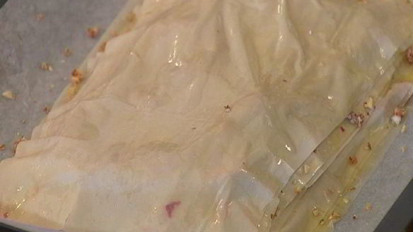 ШАГ 11. пахлава со сливами и лавандой