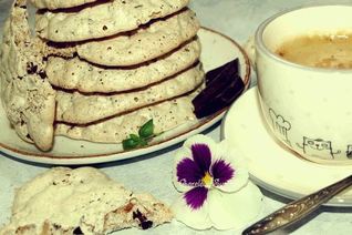 Белковое печенье с орехами и шоколадом