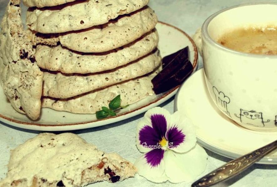 Белковое печенье с орехами и шоколадом