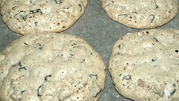 ШАГ 7. белковое печенье с орехами и шоколадом