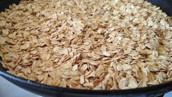 ШАГ 4. финиковое печенье с жареным фундуком