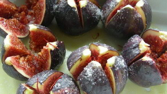 ШАГ 4. мусс из белого шоколада с инжиром и песочным печеньем