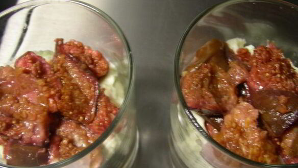 ШАГ 8. мусс из белого шоколада с инжиром и песочным печеньем