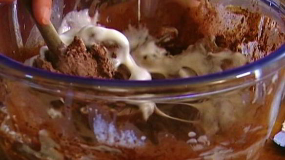 ШАГ 5. мусс из маскарпоне с какао, печеньем и миндалем