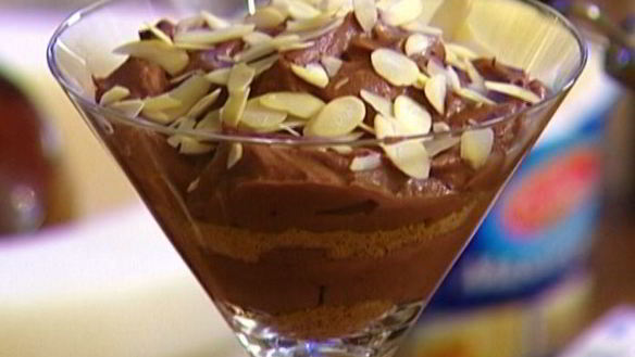 ШАГ 7. мусс из маскарпоне с какао, печеньем и миндалем