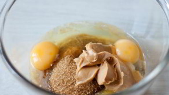 ШАГ 2. нарезное ореховое печенье с шоколадной крошкой