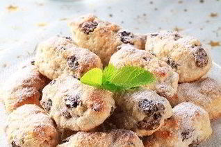 Новогоднее печенье с ананасами и вишней