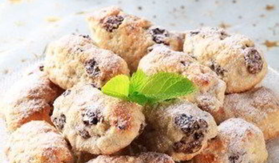 Рецепт новогоднее печенье с ананасами и вишней