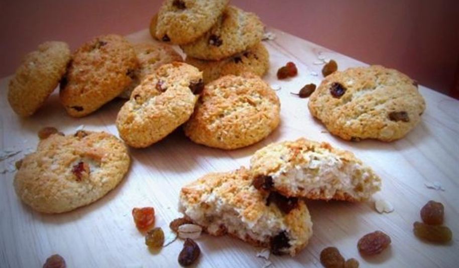Рецепт овсяно-кокосовое печенье с изюмом