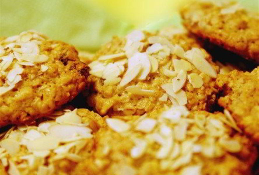 Овсяное печенье с изюмом и яблоком